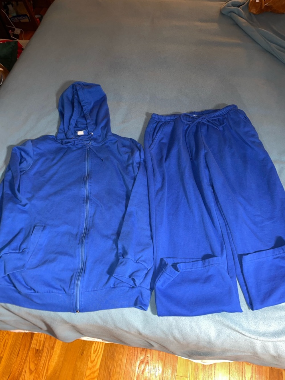 Comfort Corner size M royal blue lightweight fleece sweatsuit